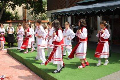 Manifestări cultural-artistice de Ziua Copilului la Aşezământul „Sfântul Vasile cel Mare“ din municipiul Galaţi, la Grădiniţa „Familia“ şi la Penitenciarul de Minori şi Tineri din Brăila – fotografia 2