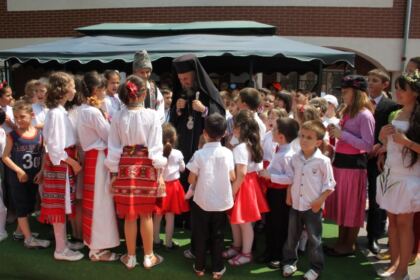 Manifestări cultural-artistice de Ziua Copilului la Aşezământul „Sfântul Vasile cel Mare“ din municipiul Galaţi, la Grădiniţa „Familia“ şi la Penitenciarul de Minori şi Tineri din Brăila – fotografia 11
