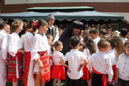 Manifestări cultural-artistice de Ziua Copilului la Aşezământul „Sfântul Vasile cel Mare“ din municipiul Galaţi, la Grădiniţa „Familia“ şi la Penitenciarul de Minori şi Tineri din Brăila – fotografia 12