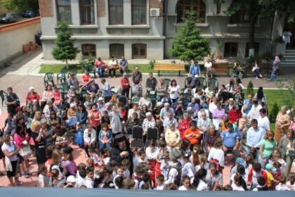 Manifestări cultural-artistice de Ziua Copilului la Aşezământul „Sfântul Vasile cel Mare“ din municipiul Galaţi, la Grădiniţa „Familia“ şi la Penitenciarul de Minori şi Tineri din Brăila – fotografia 15