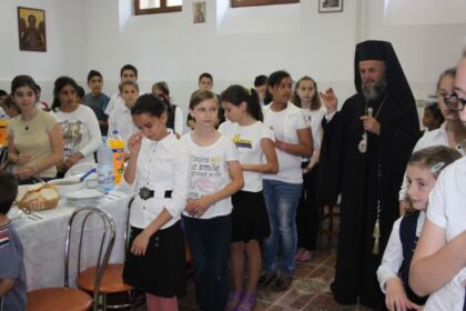 Manifestări cultural-artistice de Ziua Copilului la Aşezământul „Sfântul Vasile cel Mare“ din municipiul Galaţi, la Grădiniţa „Familia“ şi la Penitenciarul de Minori şi Tineri din Brăila – fotografia 20