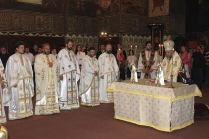 Cursul festiv al studenţilor teologi şi masteranzi de la Dunărea de Jos – fotografia 3