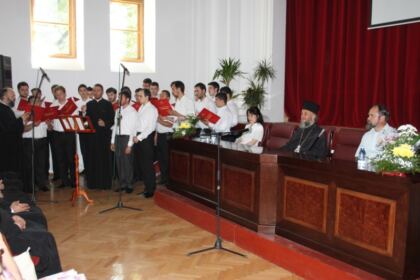 Cursul festiv al studenţilor teologi şi masteranzi de la Dunărea de Jos – fotografia 5