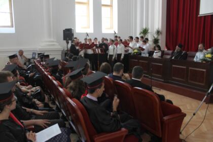 Cursul festiv al studenţilor teologi şi masteranzi de la Dunărea de Jos – fotografia 9