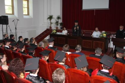 Cursul festiv al studenţilor teologi şi masteranzi de la Dunărea de Jos – fotografia 13