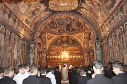 Festivitatea de premiere la Seminarul Teologic „Sfântul Apostol Andrei“ din Galaţi – fotografia 3