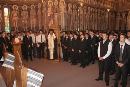 Festivitatea de premiere la Seminarul Teologic „Sfântul Apostol Andrei“ din Galaţi – fotografia 4