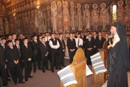Festivitatea de premiere la Seminarul Teologic „Sfântul Apostol Andrei“ din Galaţi – fotografia 8