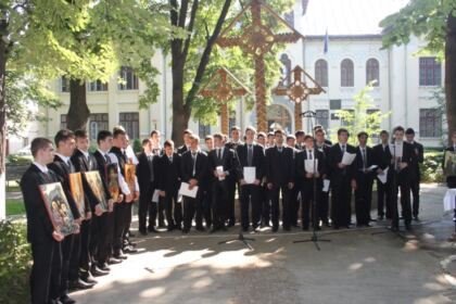Festivitatea de premiere la Seminarul Teologic „Sfântul Apostol Andrei“ din Galaţi – fotografia 13