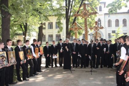 Festivitatea de premiere la Seminarul Teologic „Sfântul Apostol Andrei“ din Galaţi – fotografia 14