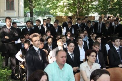 Festivitatea de premiere la Seminarul Teologic „Sfântul Apostol Andrei“ din Galaţi – fotografia 17