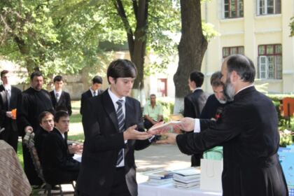 Festivitatea de premiere la Seminarul Teologic „Sfântul Apostol Andrei“ din Galaţi – fotografia 20