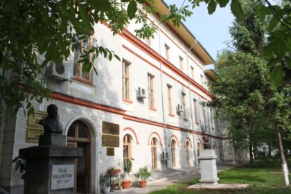 Simpozionul Naţional Studenţesc „Episcopul Melchisedec Ştefănescu – 120 de ani de la trecerea la cele veşnice“ – fotografia 5