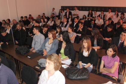 Simpozionul Naţional Studenţesc „Episcopul Melchisedec Ştefănescu – 120 de ani de la trecerea la cele veşnice“ – fotografia 11