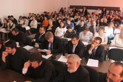 Simpozionul Naţional Studenţesc „Episcopul Melchisedec Ştefănescu – 120 de ani de la trecerea la cele veşnice“ – fotografia 16