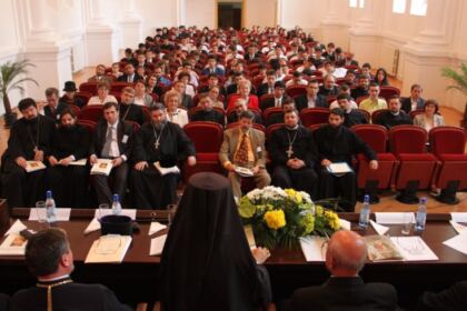 Simpozionul Ştiinţific „2012 – Anul omagial al Sfântului Maslu şi al îngrijirii bolnavilor“ în Arhiepiscopia Dunării de Jos – fotografia 8
