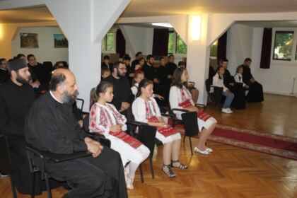 Premierea câştigătorilor concursului de creaţie „Alege Şcoala!“, în Arhiepiscopia  Dunării de Jos – fotografia 2