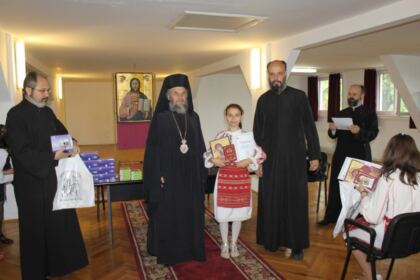 Premierea câştigătorilor concursului de creaţie „Alege Şcoala!“, în Arhiepiscopia  Dunării de Jos – fotografia 6