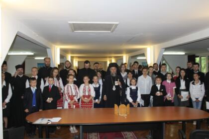Premierea câştigătorilor concursului de creaţie „Alege Şcoala!“, în Arhiepiscopia  Dunării de Jos – fotografia 14