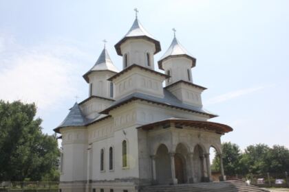 „Speranţe pentru vârsta a treia“– program liturgic şi social-filantropic, în parohia „Pogorârea Duhului Sfânt“ – fotografia 1