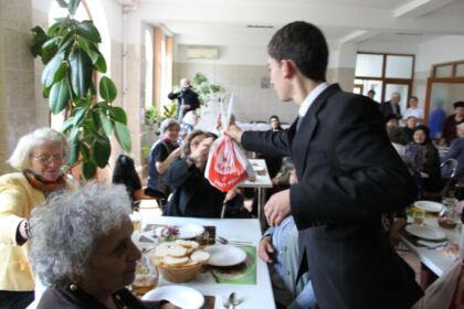 „Speranţe pentru vârsta a treia“– program liturgic şi social-filantropic, în parohia „Pogorârea Duhului Sfânt“ – fotografia 5