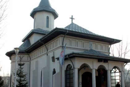 În mijlocul bolnavilor de la Spitalul Clinic de Urgenţă „Sf. Apostol Andrei“ din Galaţi, în Duminica slăbănogului – fotografia 1