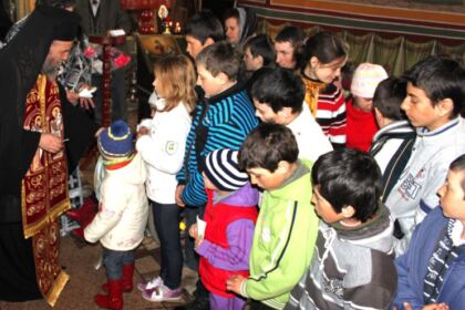 Slujire misionară şi social filantropică în parohiile Câineni şi Plăsoiu, Protoieria Făurei, judeţul Brăila – fotografia 8
