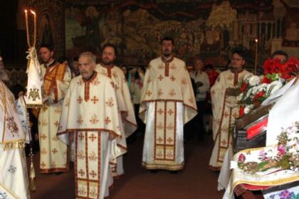 Activităţi social filantropice, la Duminica Sfintei Cruci, în Arhiepiscopia Dunării de Jos – fotografia 6
