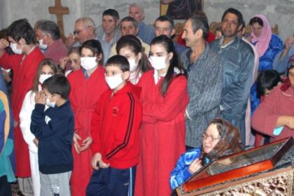 Activităţi social filantropice, la Duminica Sfintei Cruci, în Arhiepiscopia Dunării de Jos – fotografia 14