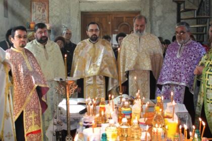 Activităţi social filantropice, la Duminica Sfintei Cruci, în Arhiepiscopia Dunării de Jos – fotografia 15