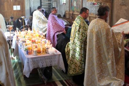 Activităţi social filantropice, la Duminica Sfintei Cruci, în Arhiepiscopia Dunării de Jos – fotografia 16