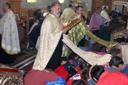 Activităţi social filantropice, la Duminica Sfintei Cruci, în Arhiepiscopia Dunării de Jos – fotografia 17