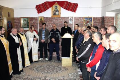 Activităţi social filantropice, la Duminica Sfintei Cruci, în Arhiepiscopia Dunării de Jos – fotografia 19