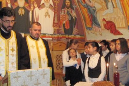 Hramul Centrului de asistenţă medicală „Sfinţii Doctori fără de Arginţi Cosma şi Damian” din Galaţi – fotografia 4