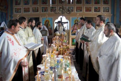 Sfântul Maslu şi caravană medicală, în parohia Berteştii de Jos – fotografia 1