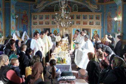 Sfântul Maslu şi caravană medicală, în parohia Berteştii de Jos – fotografia 2
