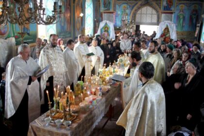 Sfântul Maslu şi caravană medicală, în parohia Berteştii de Jos – fotografia 3