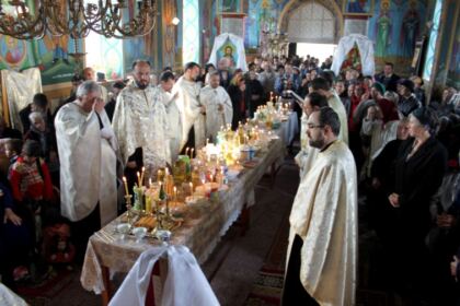 Sfântul Maslu şi caravană medicală, în parohia Berteştii de Jos – fotografia 6