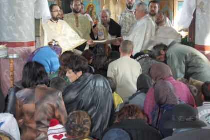 Sfântul Maslu şi caravană medicală, în parohia Berteştii de Jos – fotografia 10
