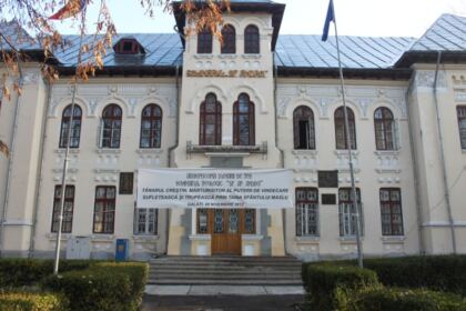 Simpozionul ştiinţific „Tânărul creştin, mărturisitor al puterii de vindecare sufletească şi trupească prin Taina Sfântului Maslu” – fotografia 2