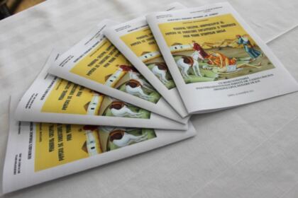 Simpozionul ştiinţific „Tânărul creştin, mărturisitor al puterii de vindecare sufletească şi trupească prin Taina Sfântului Maslu” – fotografia 16