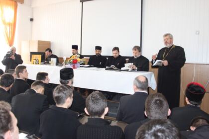 Simpozionul ştiinţific „Tânărul creştin, mărturisitor al puterii de vindecare sufletească şi trupească prin Taina Sfântului Maslu” – fotografia 18
