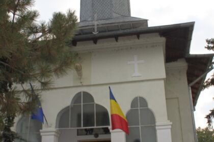 Taina Sfântului Maslu şi caravană medicală în parohia Tuluceşti, judeţul Galaţi – fotografia 1
