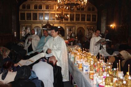 Taina Sfântului Maslu şi caravană medicală în parohia Tuluceşti, judeţul Galaţi – fotografia 7
