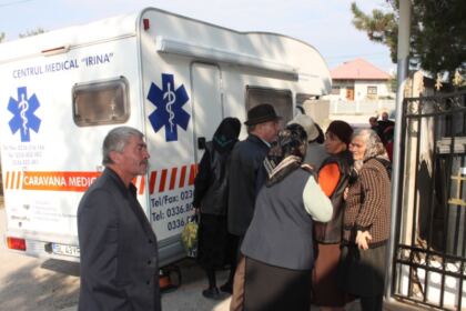 Taina Sfântului Maslu şi caravană medicală în parohia Tuluceşti, judeţul Galaţi – fotografia 10