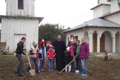 „Copilul învaţă iubirea lui Hristos“ şi în parohia Costieni, Protopopiatul Covurlui – fotografia 1