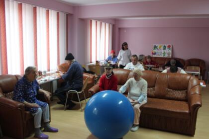 Slujire liturgică şi filantropică pentru bătrânii din cadrul Centrului Multifuncţional de Servicii Sociale din Galaţi – fotografia 4