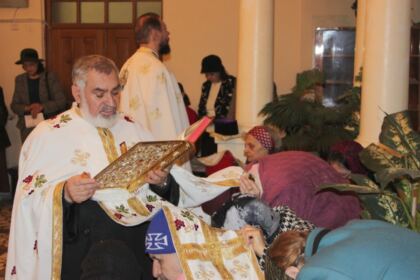 Slujire liturgică şi filantropică pentru bătrânii din cadrul Centrului Multifuncţional de Servicii Sociale din Galaţi – fotografia 12