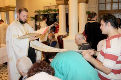 Slujire liturgică şi filantropică pentru bătrânii din cadrul Centrului Multifuncţional de Servicii Sociale din Galaţi – fotografia 16