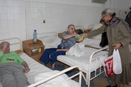 Slujire liturgică şi filantropică pentru bătrânii din cadrul Centrului Multifuncţional de Servicii Sociale din Galaţi – fotografia 30
